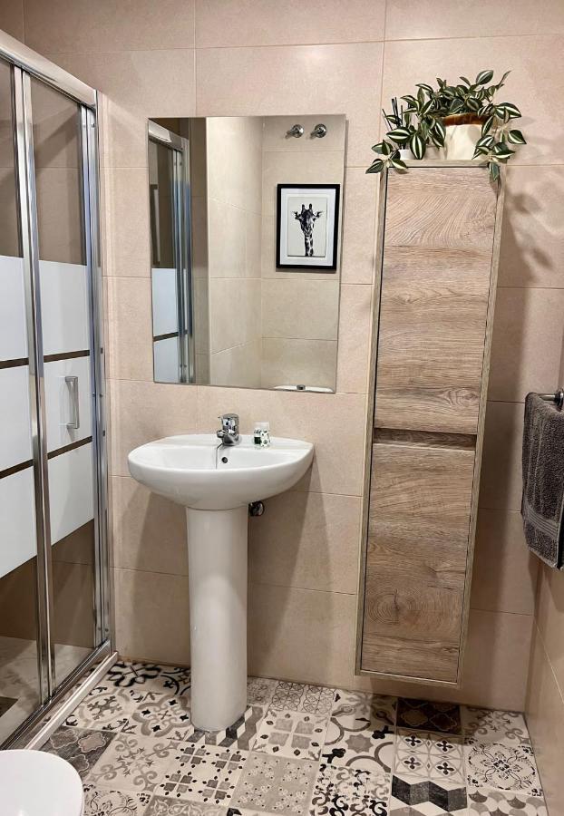Suite Bonalba Alicante Exterior photo
